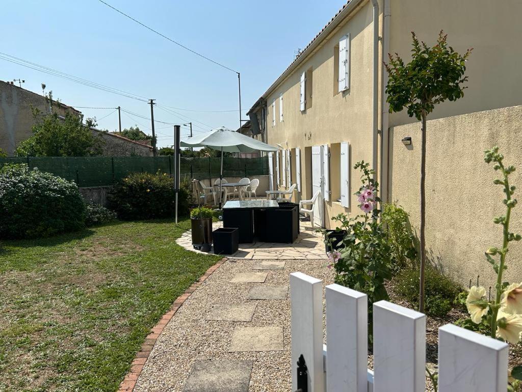 Les Tremieres Villa Le Thou Exterior photo
