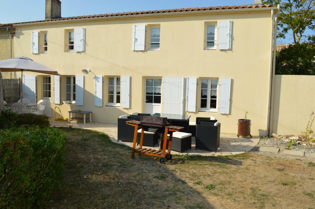 Les Tremieres Villa Le Thou Exterior photo